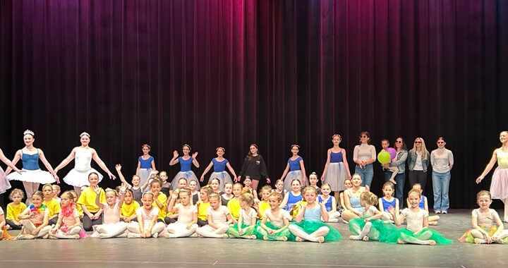 group photo of ballet dancers